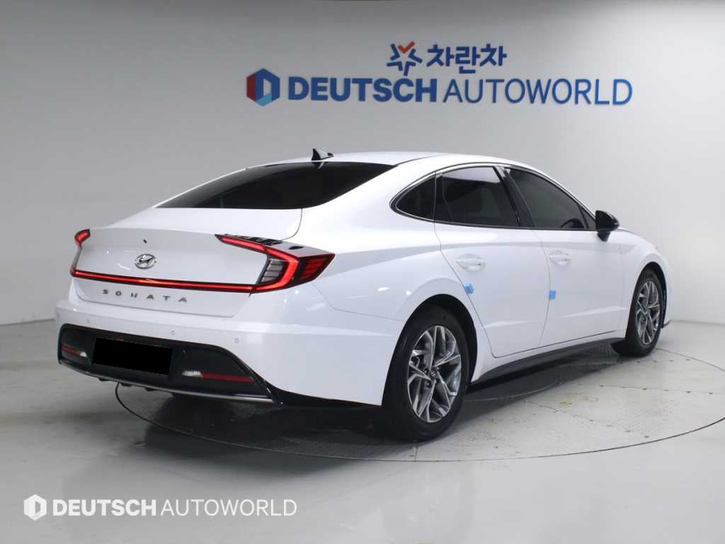 Hyundai Sonata — photo 02