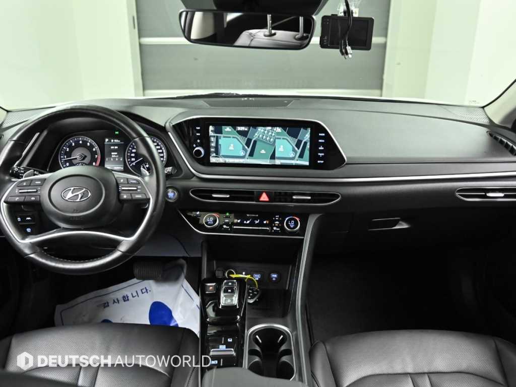 Hyundai Sonata — photo 07