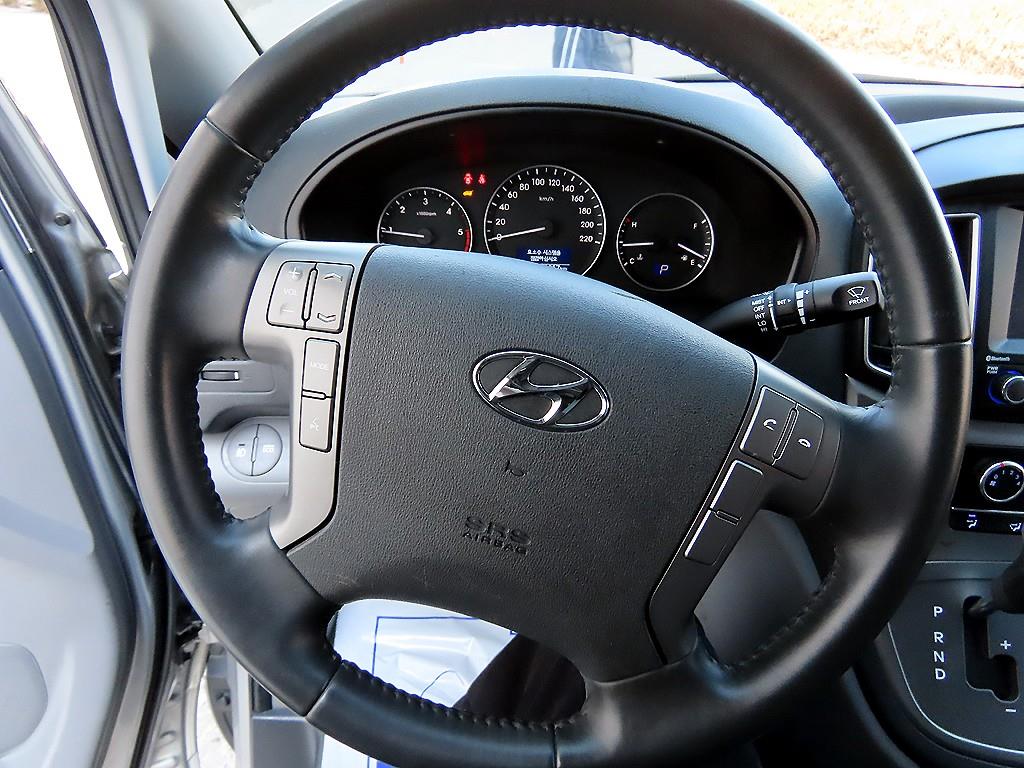 Hyundai Starex — photo 07