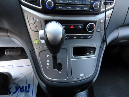 Hyundai Starex — photo 09