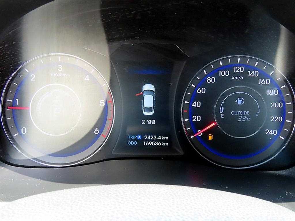 Hyundai i40 — photo 09