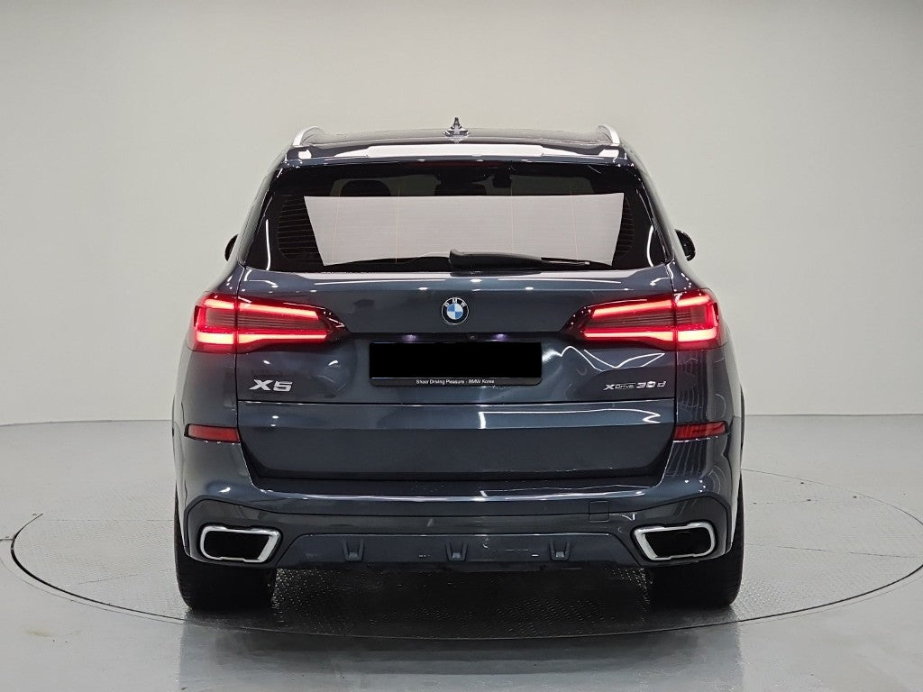 BMW X5 — photo 03