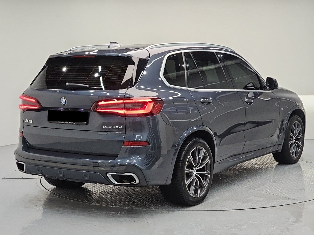 BMW X5 — photo 04