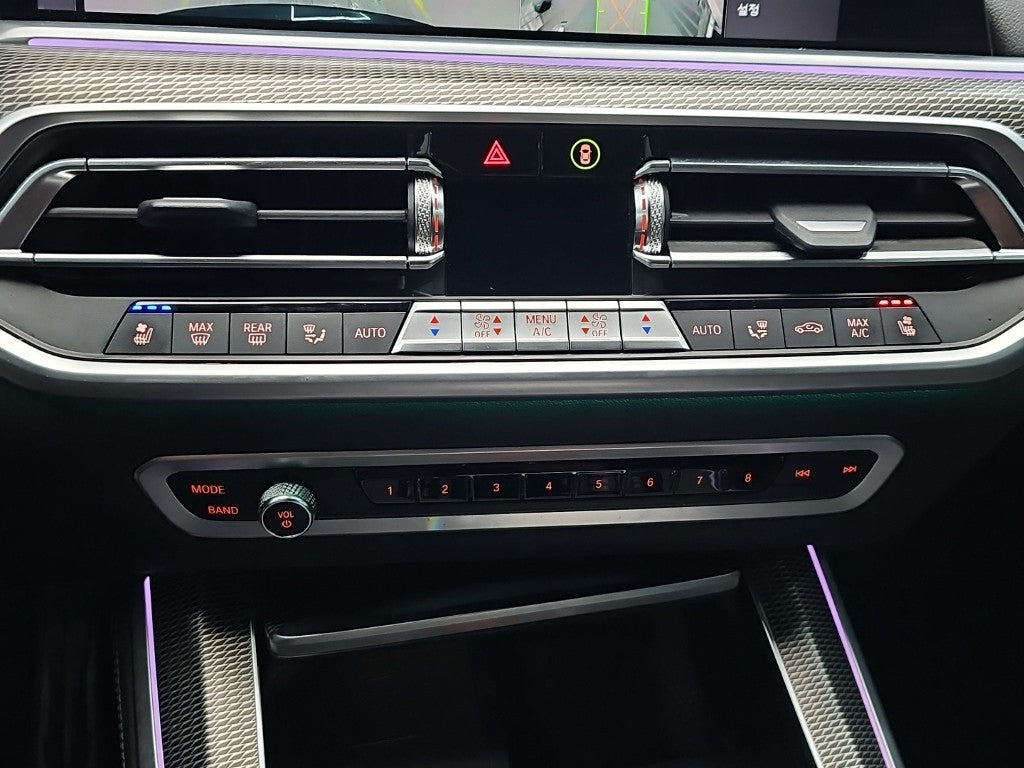 BMW X5 — photo 10