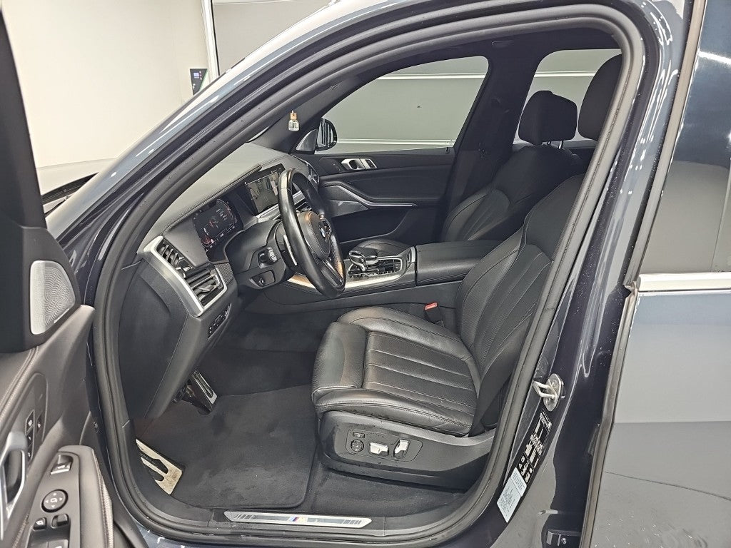 BMW X5 — photo 11