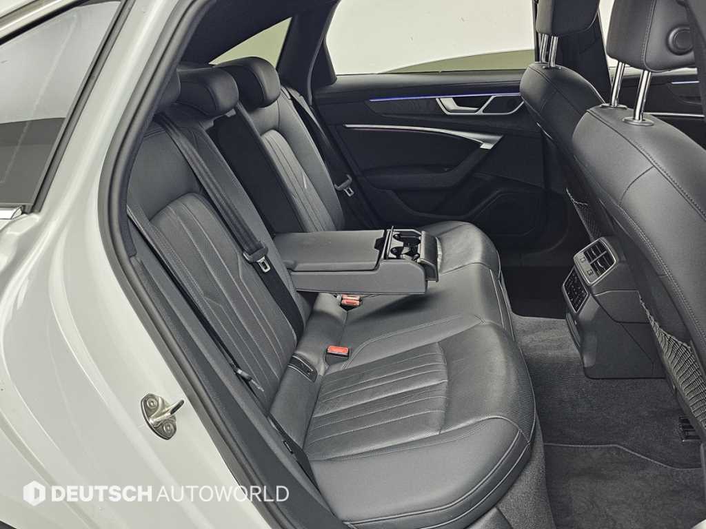 Audi A6 — photo 12