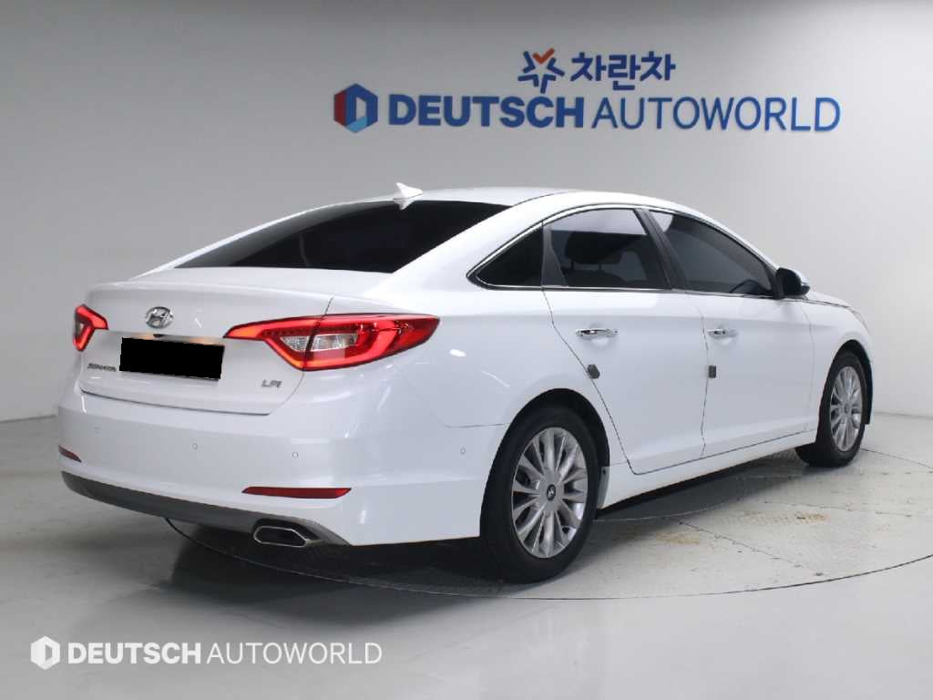 Hyundai Sonata — photo 02