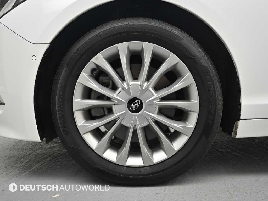 Hyundai Sonata — photo 05