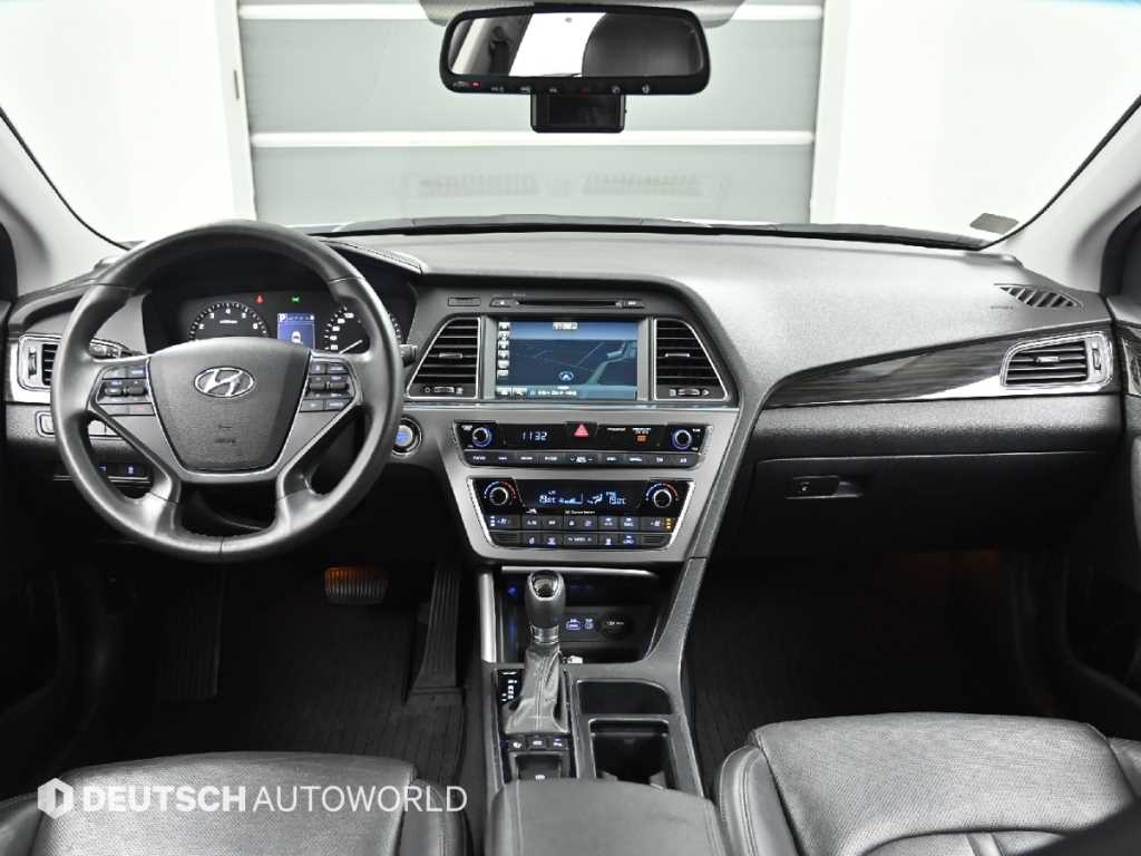 Hyundai Sonata — photo 07