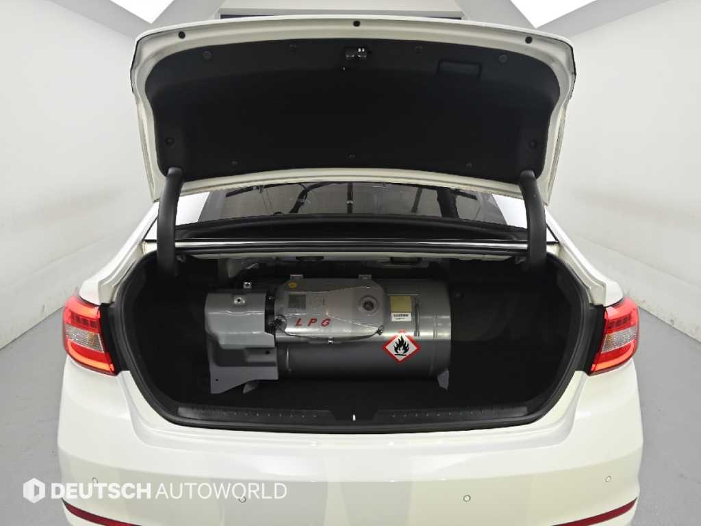 Hyundai Sonata — photo 19