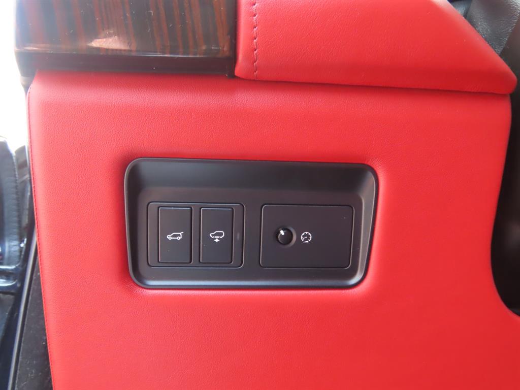 Land Rover Range Rover — photo 14
