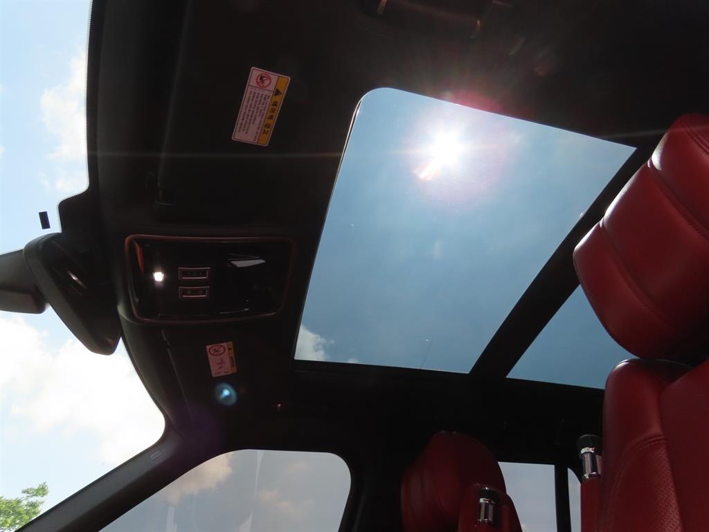 Land Rover Range Rover — photo 16