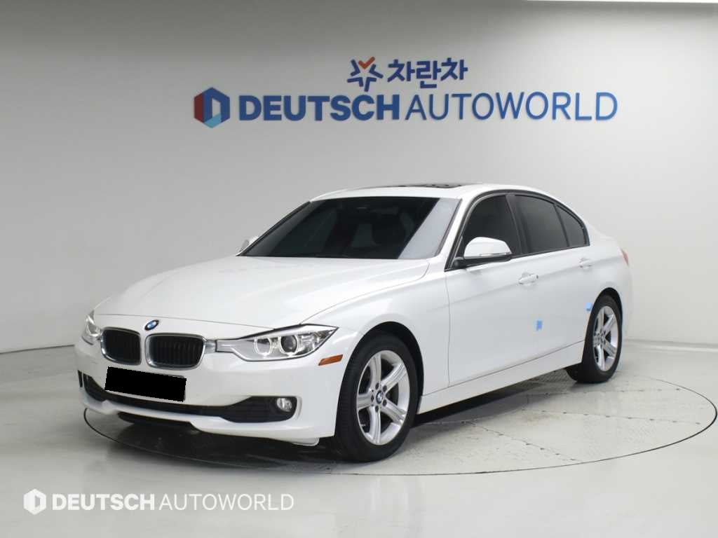BMW 3-Series — photo 01