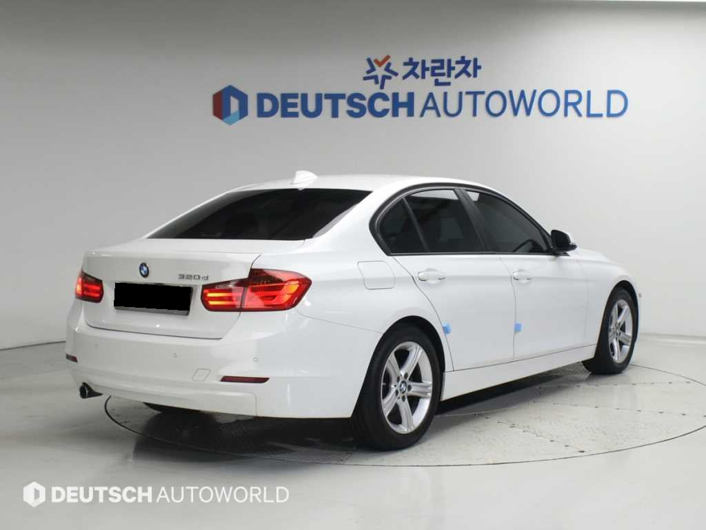 BMW 3-Series — photo 02