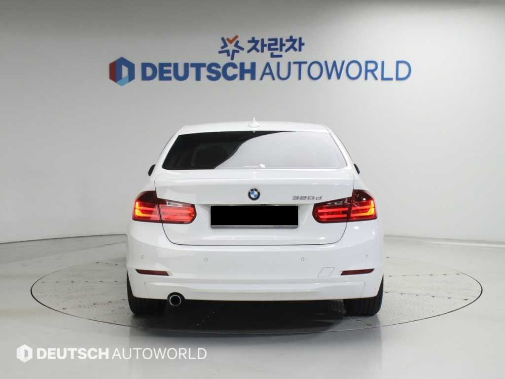 BMW 3-Series — photo 04