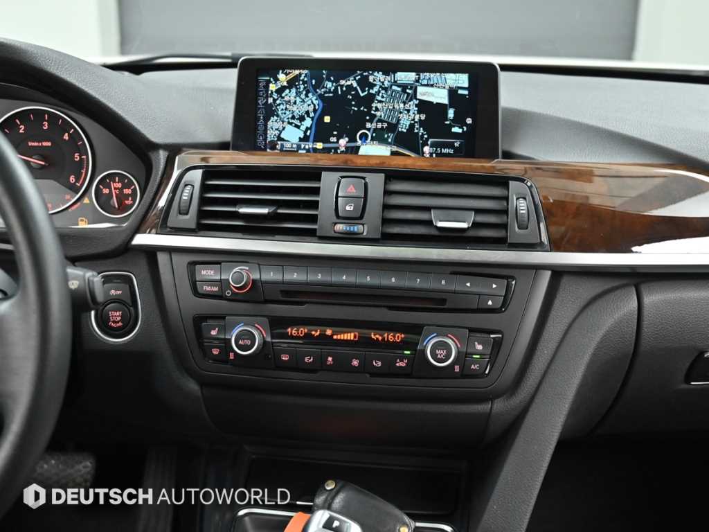 BMW 3-Series — photo 14