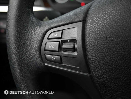 BMW 3-Series — photo 16