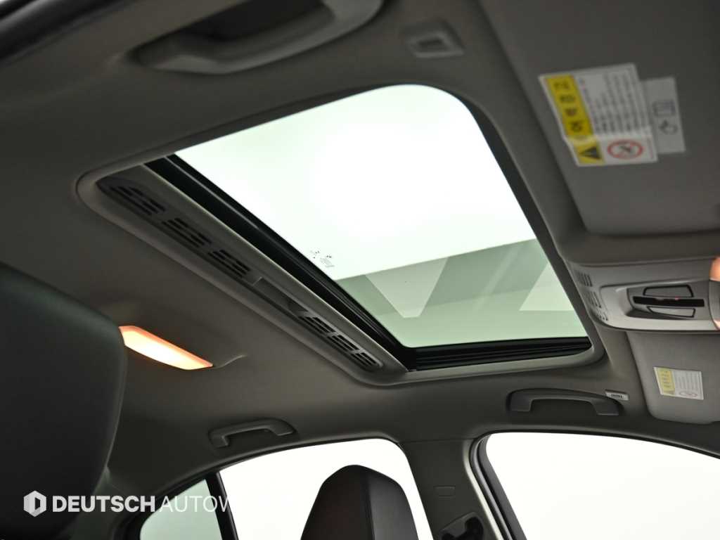 BMW 3-Series — photo 18