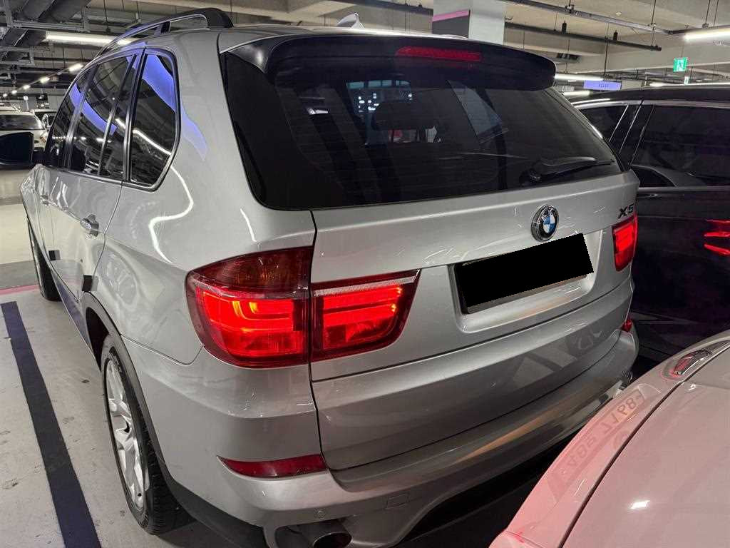 BMW X5 — photo 04