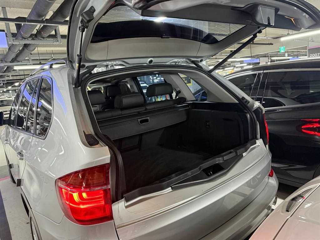 BMW X5 — photo 05
