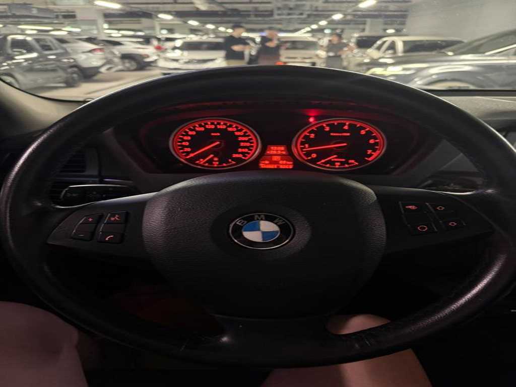 BMW X5 — photo 06