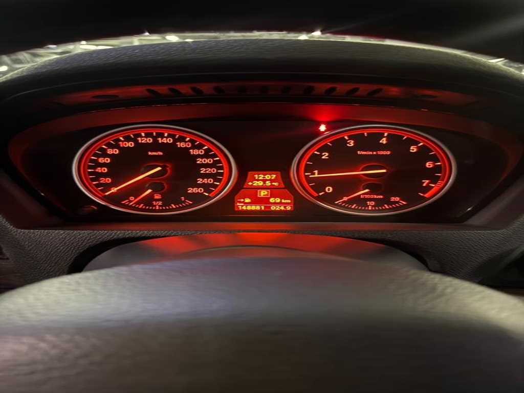 BMW X5 — photo 07
