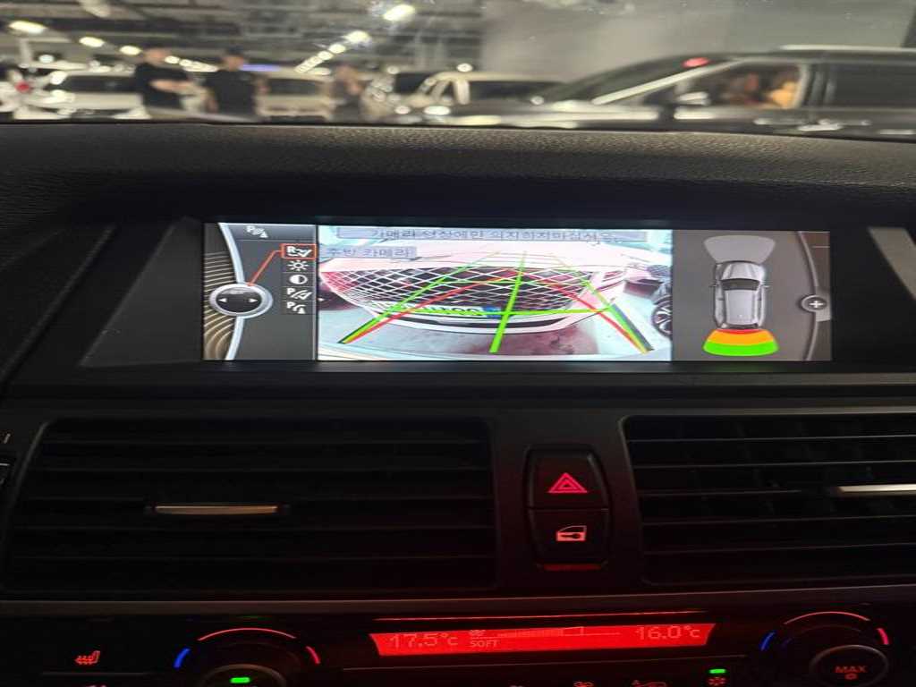 BMW X5 — photo 09