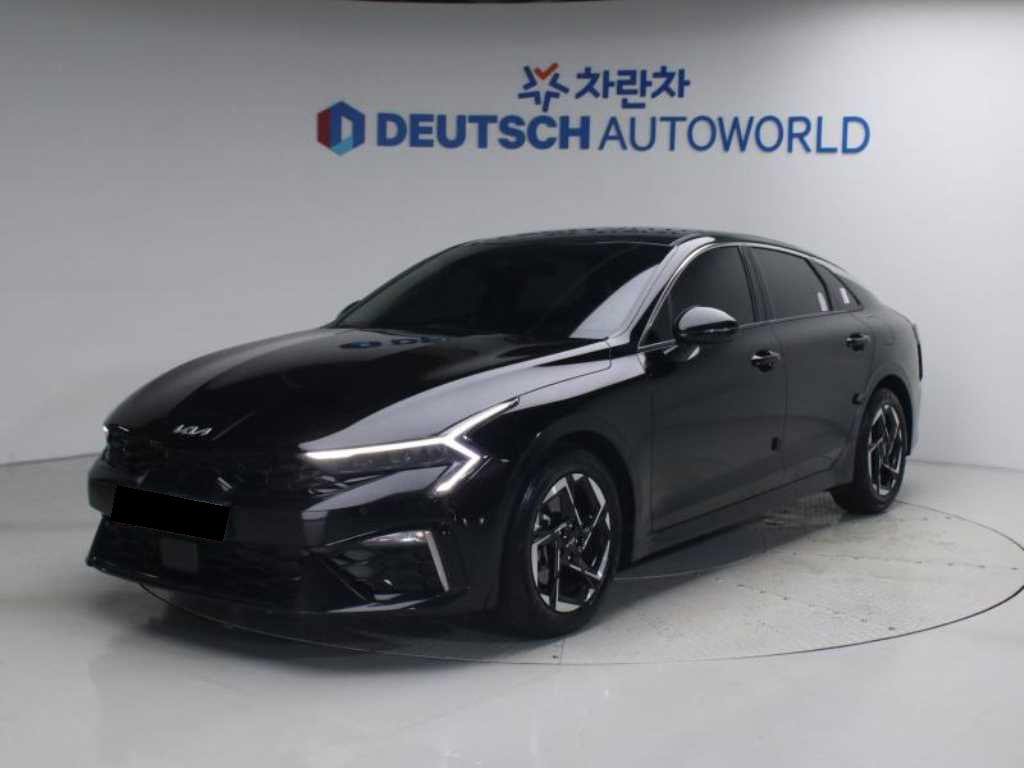 Kia K5 — photo 01