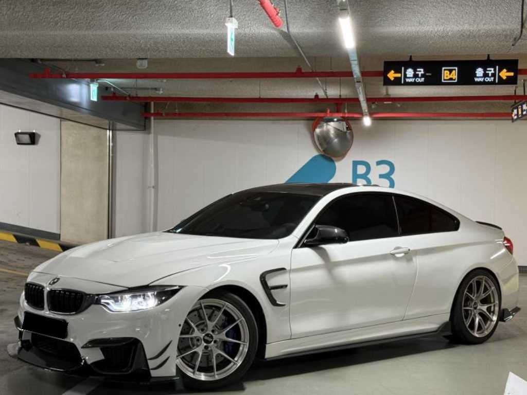 BMW M4 — photo 03