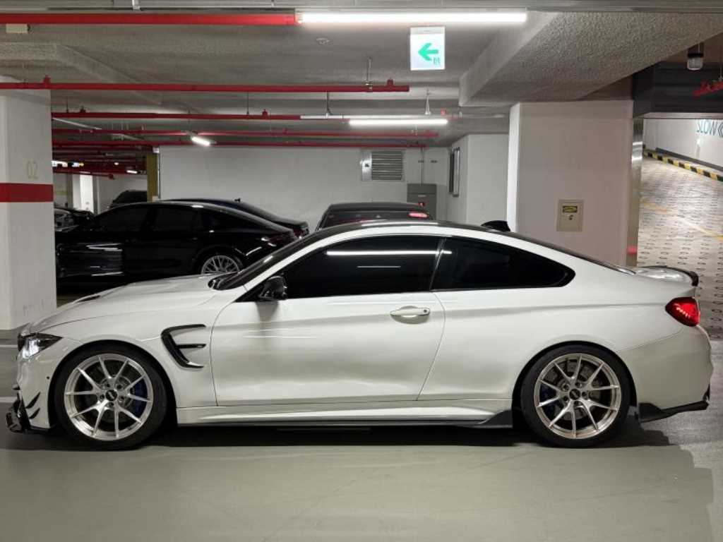BMW M4 — photo 07