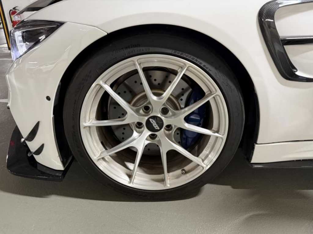BMW M4 — photo 18