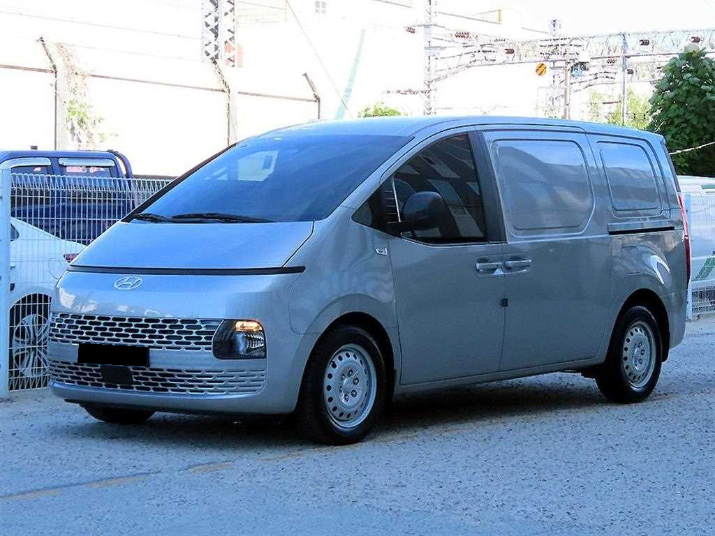 Hyundai Staria — photo 02