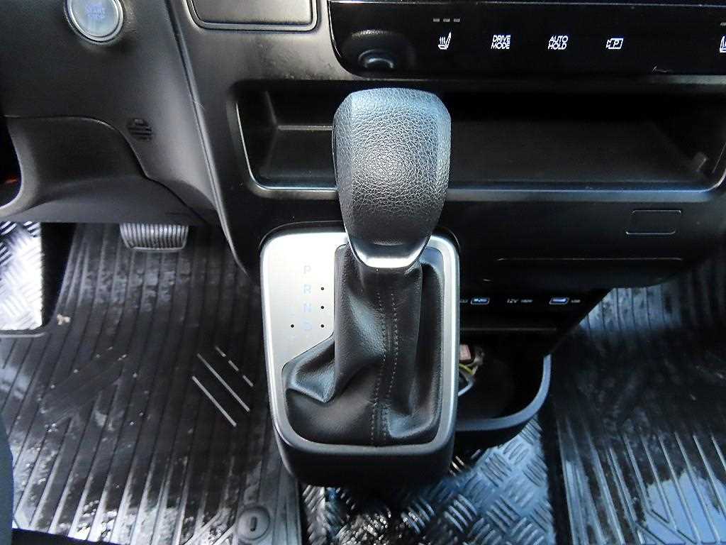 Hyundai Staria — photo 10