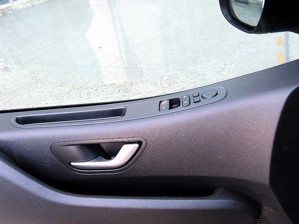 Hyundai Staria — photo 11