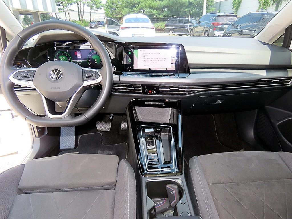 Volkswagen Golf — photo 07
