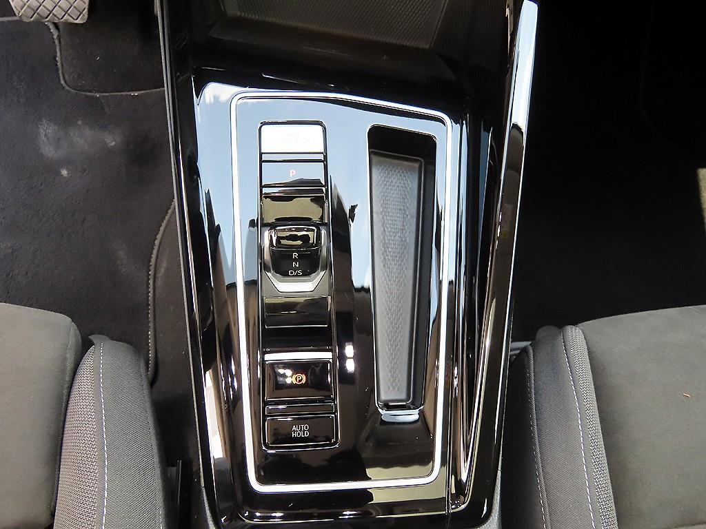 Volkswagen Golf — photo 11