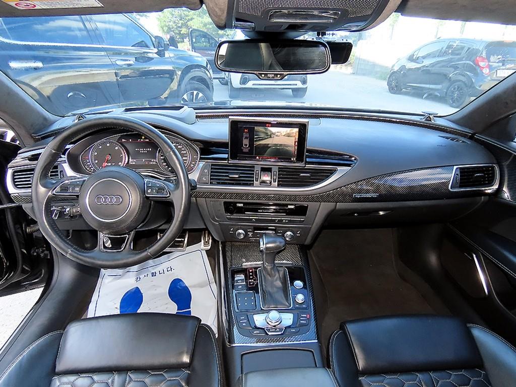 Audi RS7 — photo 07