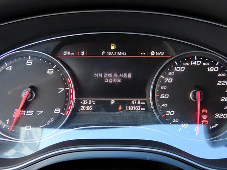 Audi RS7 — photo 09