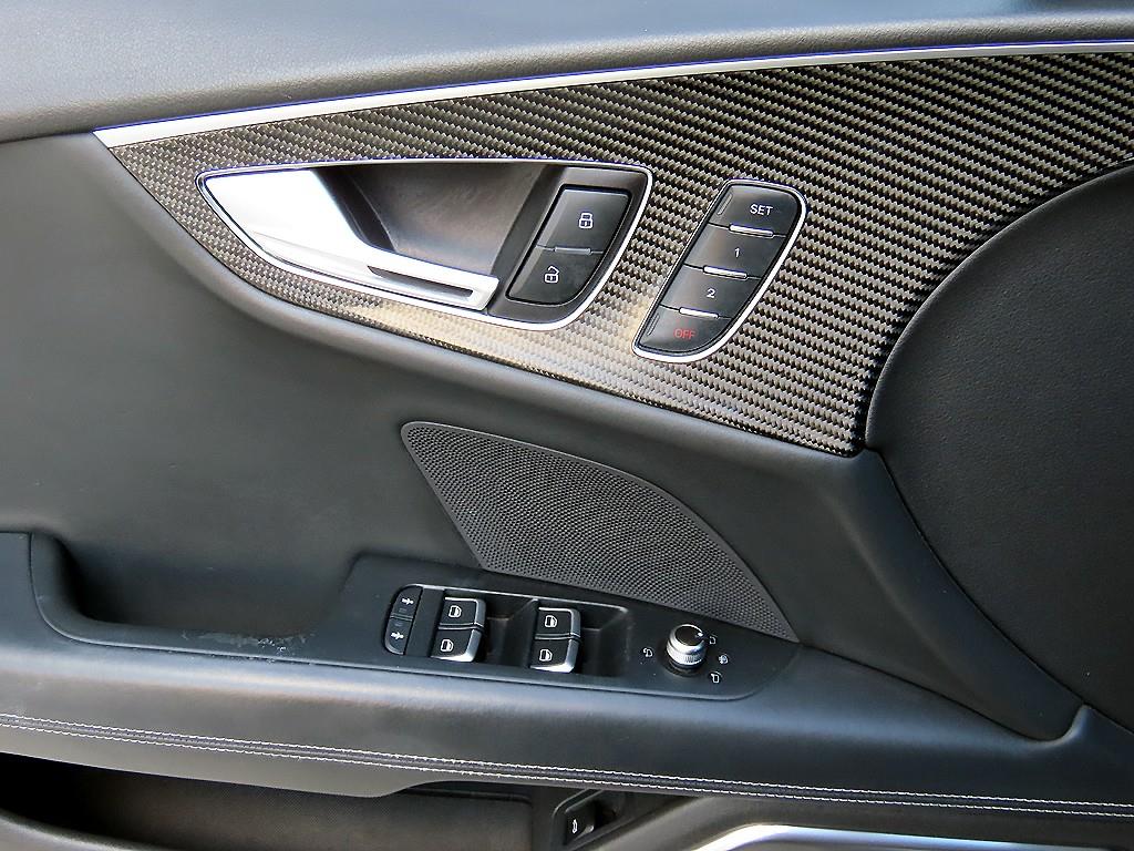 Audi RS7 — photo 12