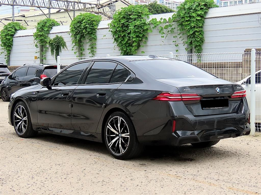 BMW 5-Series — photo 03