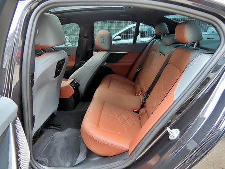 BMW 5-Series — photo 06