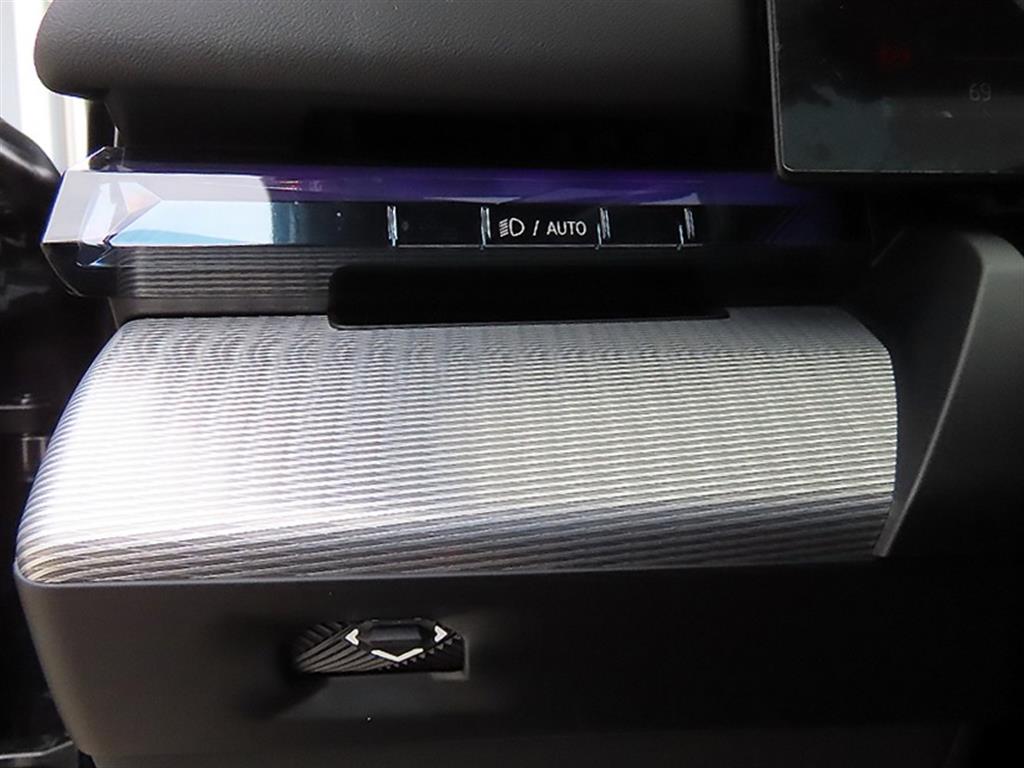 BMW 5-Series — photo 13