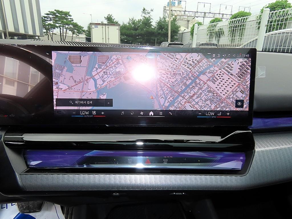 BMW 5-Series — photo 14