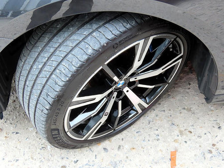 BMW 5-Series — photo 20