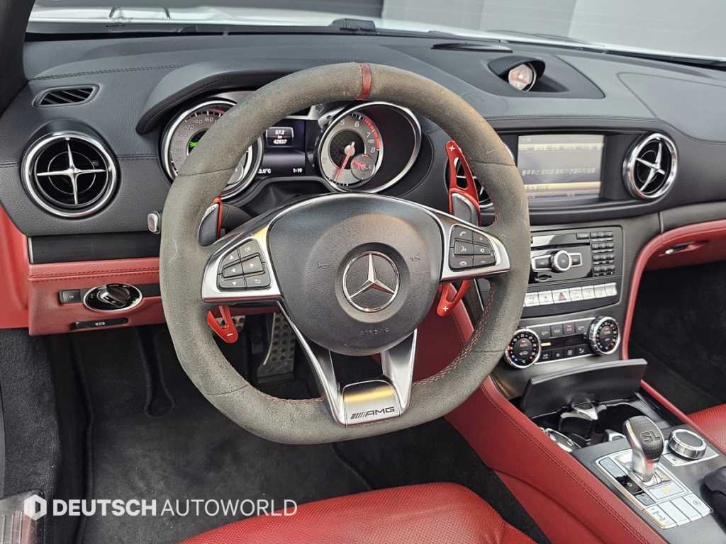 Mercedes-Benz SL-Class — photo 13