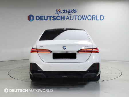 BMW 5-Series — photo 04