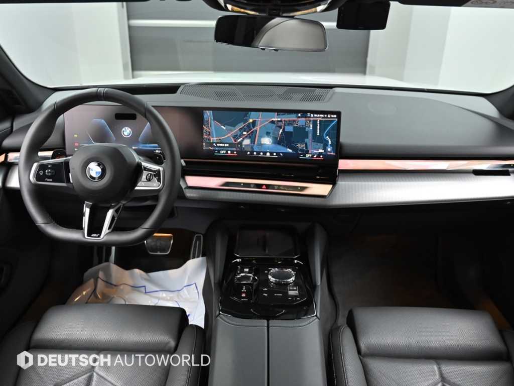 BMW 5-Series — photo 07