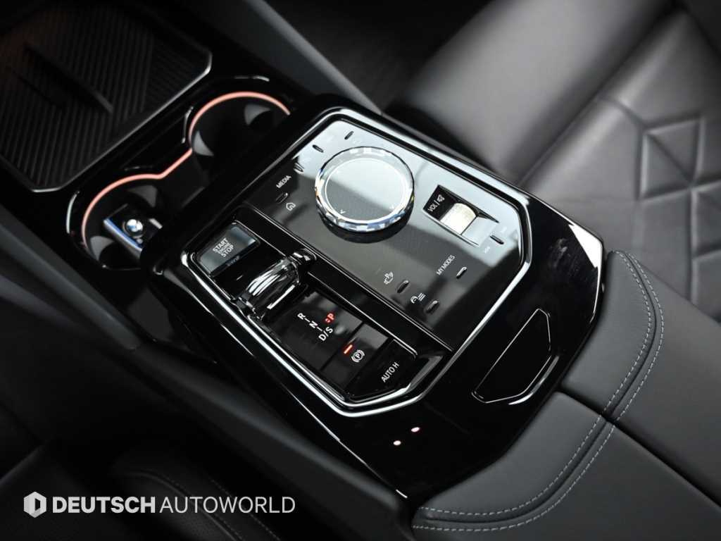 BMW 5-Series — photo 09