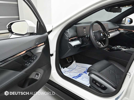 BMW 5-Series — photo 11