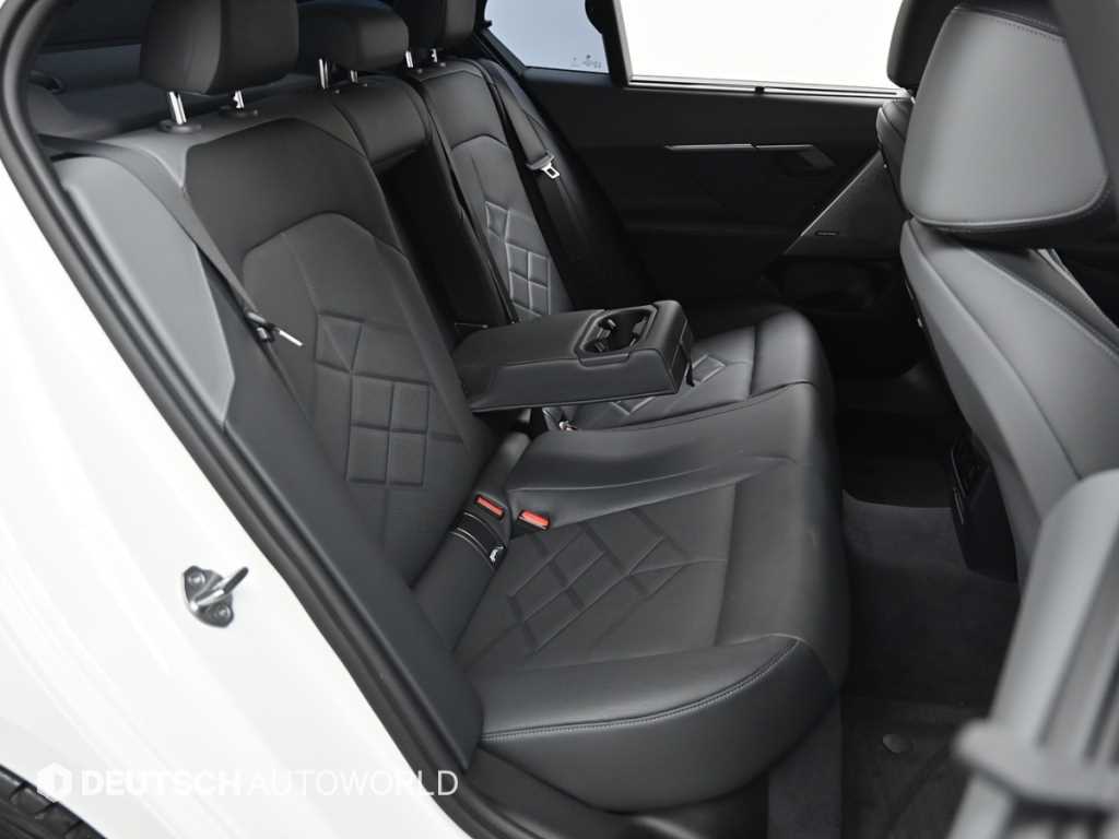 BMW 5-Series — photo 12